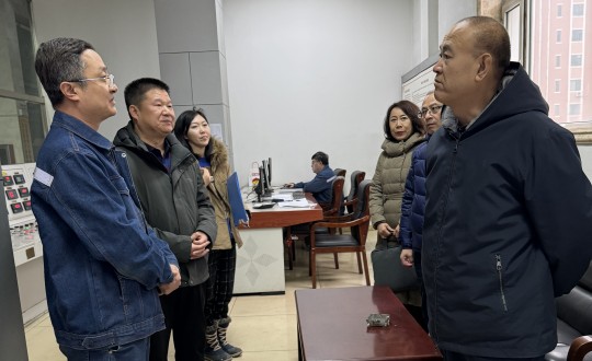 2024年1月17日，區(qū)人大常委會(huì)副主任徐景寶一行蒞臨供熱總公司調(diào)研走訪_副本.jpg