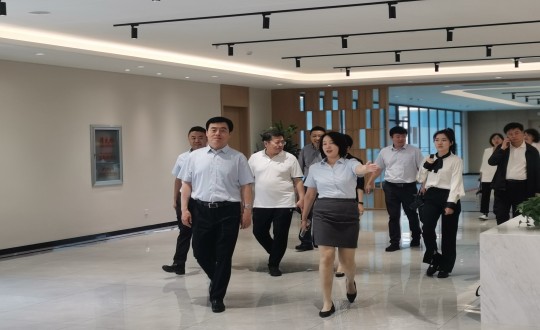 2024年6月26日，省慈善總會會長田錦塵一行蒞臨康養(yǎng)地產(chǎn)公司參觀調(diào)研_副本.jpg